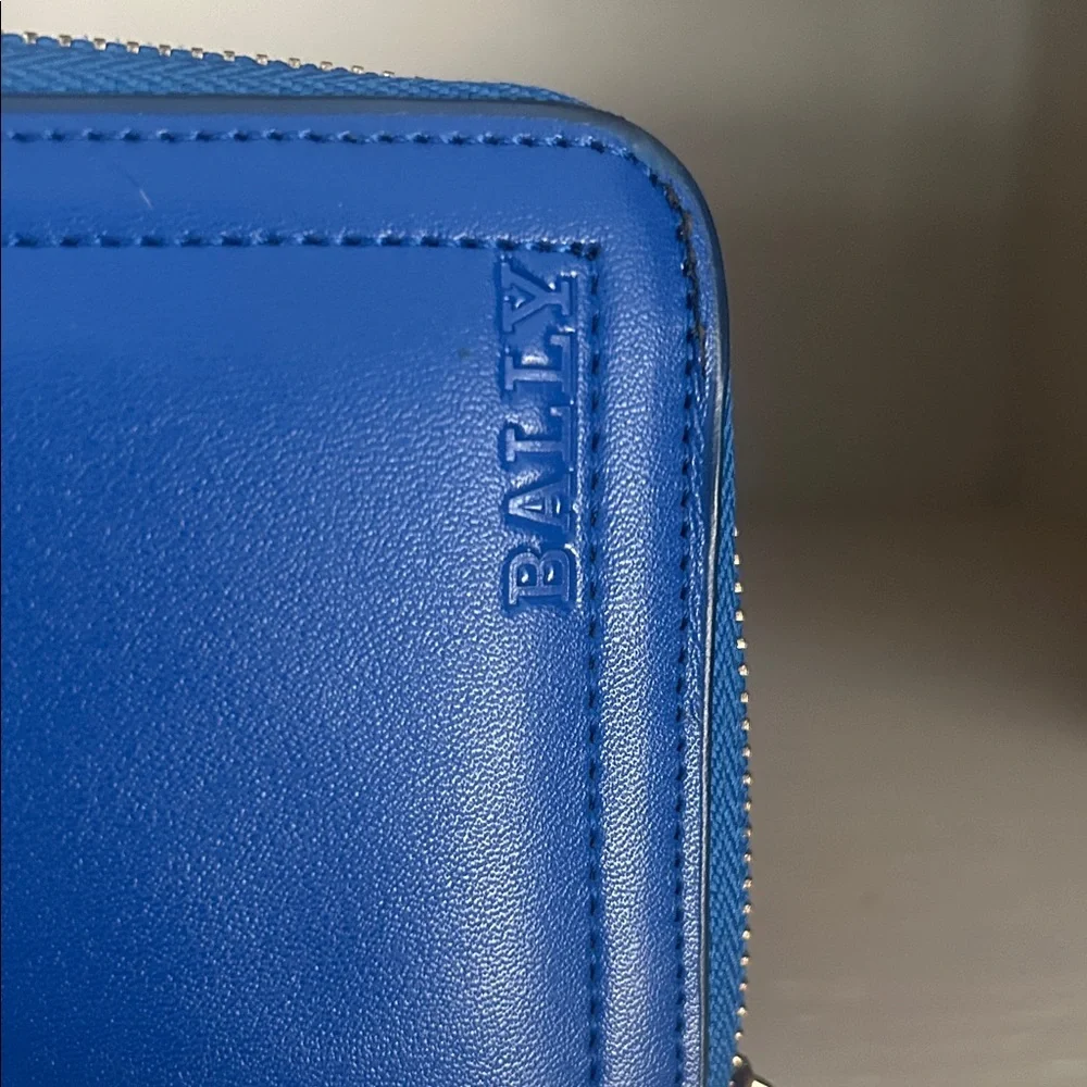 Bally Electric Blue Zip-Around Leather Wallet - Picture 2 of 7